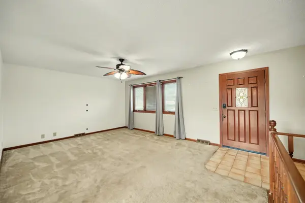 2311 Applewood Ln, Salina, KS 67401