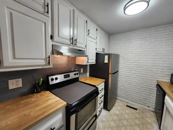 1407 E Crowley St, Wichita, KS 67216