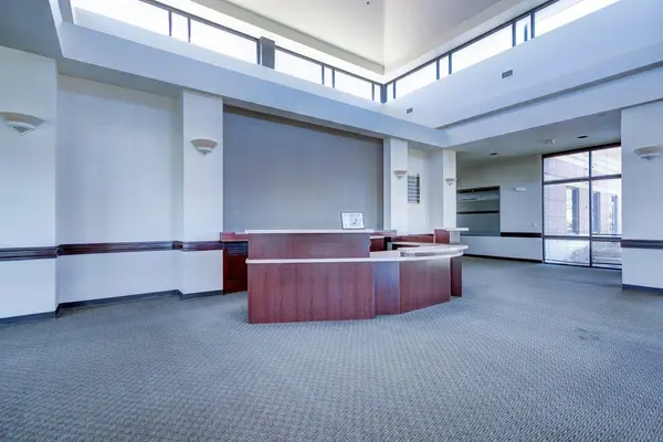 2800 S Rock Rd, Wichita, KS 67210