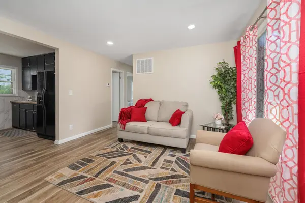 542 W Sunrise Dr, Wichita, KS 67217