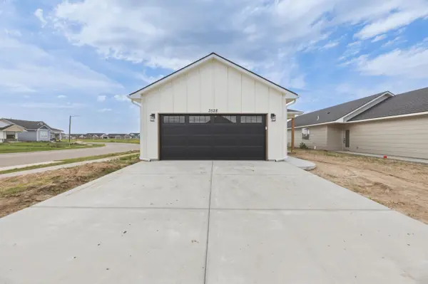 3528 N Azalea St, Maize, KS 67223