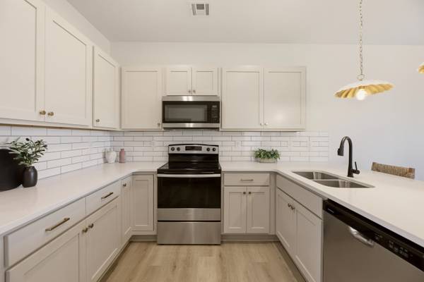 3520 N Azalea St, Maize, KS 67223