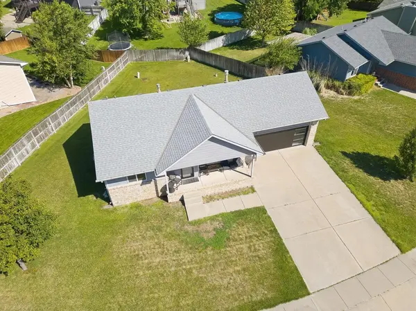 2308 E Spring Hill Dr, Goddard, KS 67052