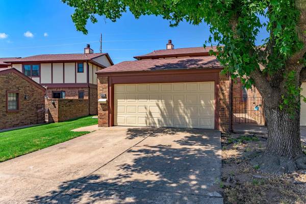 8917 W Harvest, Wichita, KS 67212
