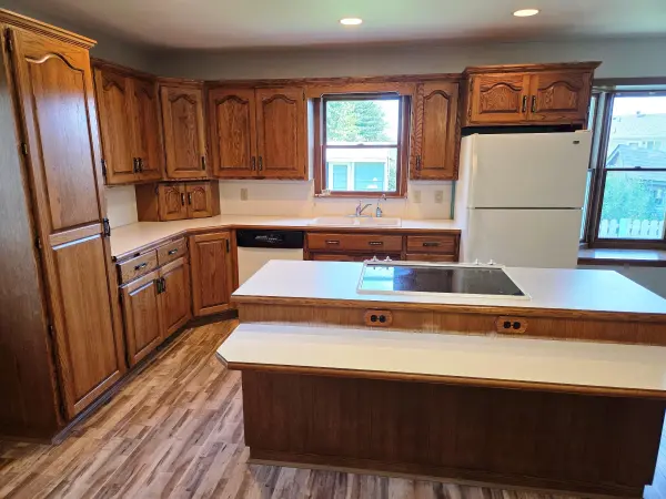 704 Northridge St, Newton, KS 67114