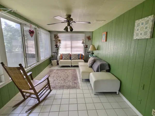 215 E Prather St, Mulvane, KS 67110