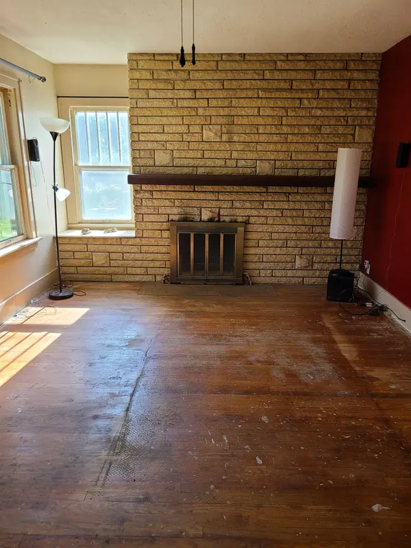 826 W 49th St N, Wichita, KS 67204-2817