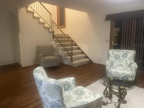 1037 N Lakewind, Wichita, KS 67212
