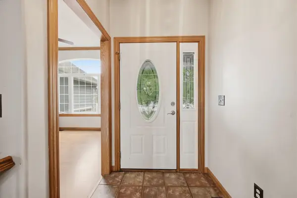 201 N Tanner Trail Ct, Valley Center, KS 67147