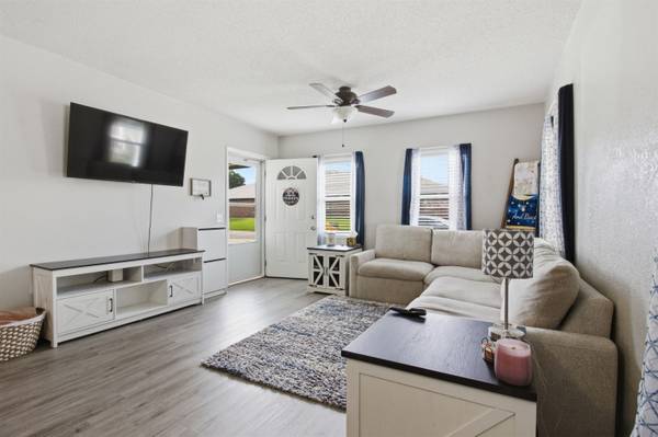 121 SE 5th, Newton, KS 67114