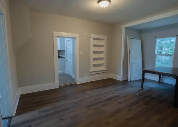 1424 E 1st St, Winfield, KS 67156