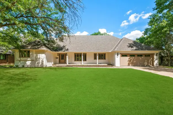 7966 E Dublin Ct, Wichita, KS 67206