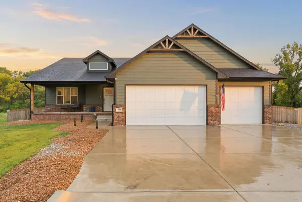 555 S Arbor Valley Way, Valley Center, KS 67147