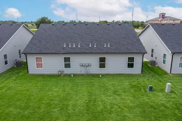 2108-2110 E Plaza Court, Haysville, KS 67060