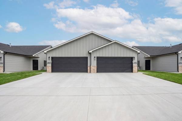 2108-2110 E Plaza Court, Haysville, KS 67060