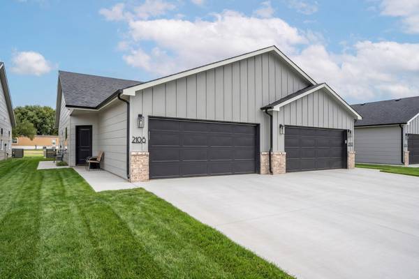 2120-2122 E Plaza Court, Haysville, KS 67060