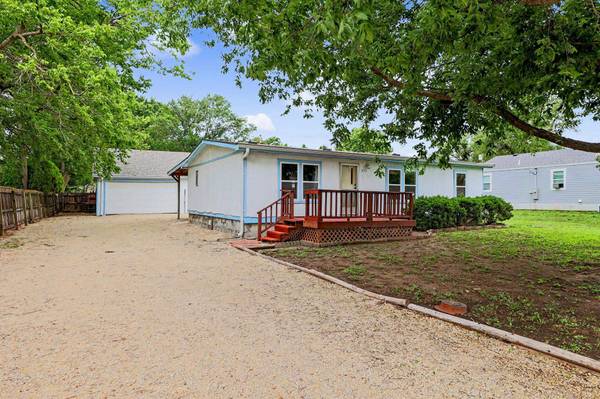 325 S Wichita, Benton, KS 67017