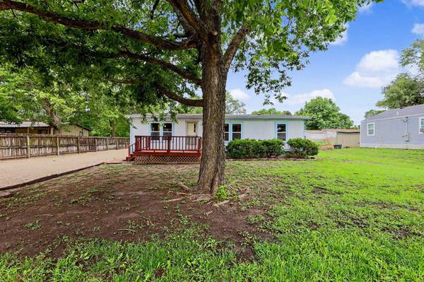 325 S Wichita, Benton, KS 67017