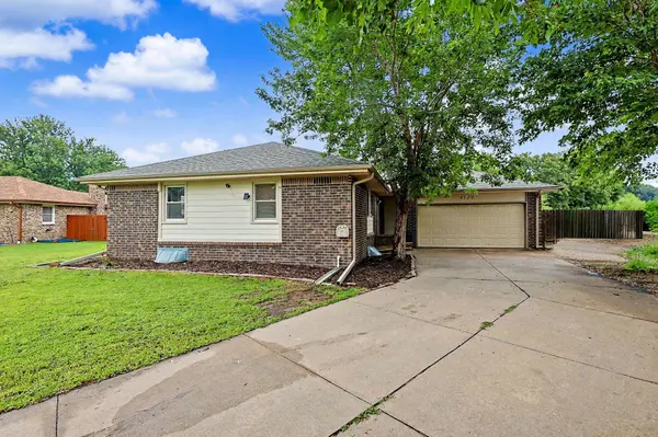9320 E Barron Cir, Wichita, KS 67207