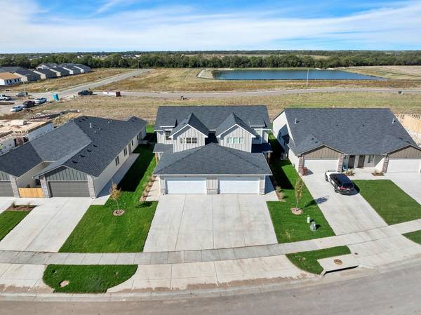 226 & 228 N Gowen St, Goddard, KS 67052