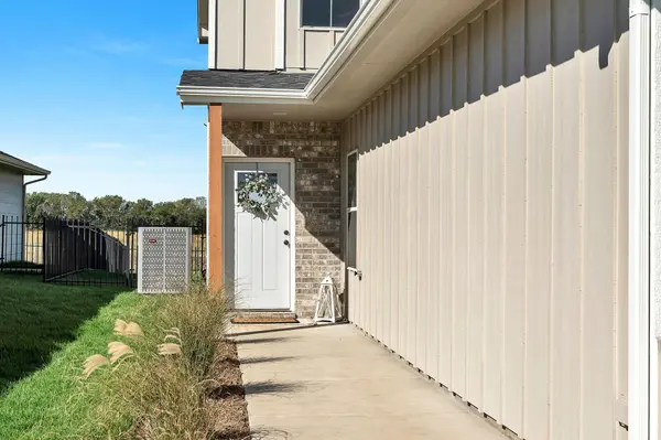 226 & 228 N Gowen St, Goddard, KS 67052