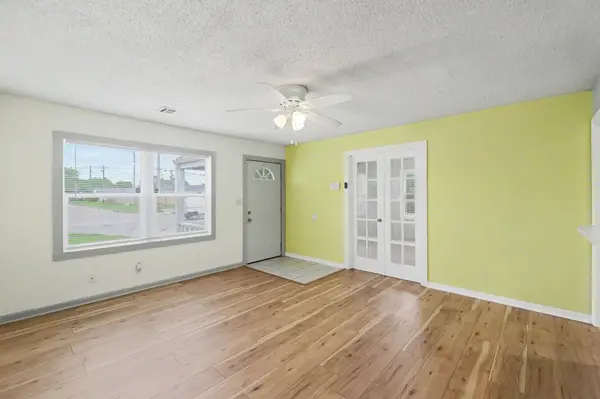 2154 S Seneca St, Wichita, KS 67213