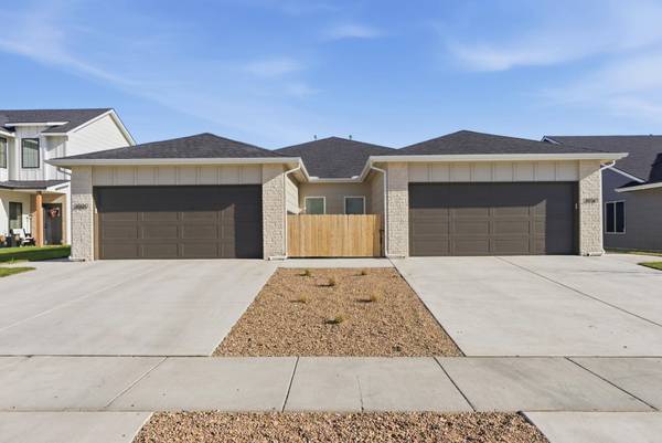 238 & 240 N Gowen St, Goddard, KS 67205