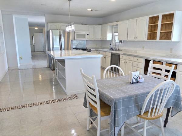 196 E 50th St S, Wellington, KS 67152