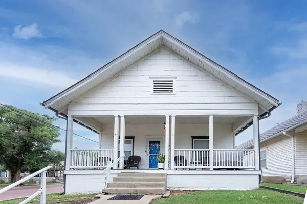 126 N 3rd St, Arkansas City, KS 67005
