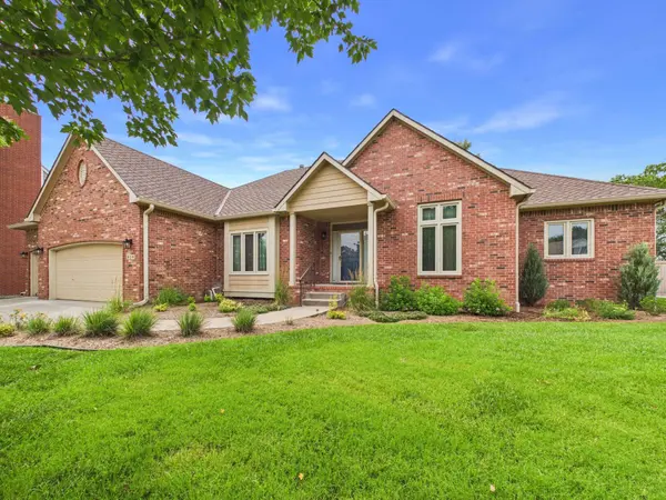 939 N Woodridge Ct, Wichita, KS 67206