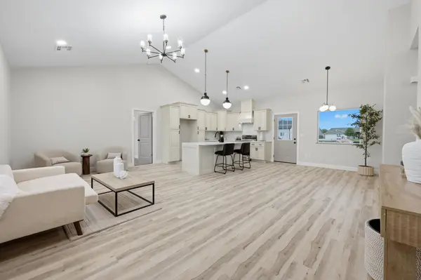 731 N Wakefield Ave, Valley Center, KS 67147