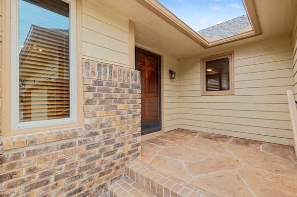 11725 W Alderny Ct, Wichita, KS 67212