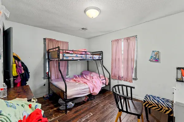 2210 S Seneca St, Wichita, KS 67213