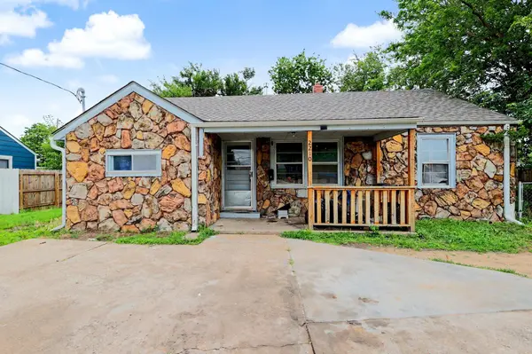2210 S Seneca St, Wichita, KS 67213