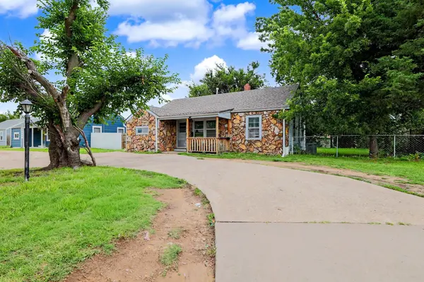 2210 S Seneca St, Wichita, KS 67213
