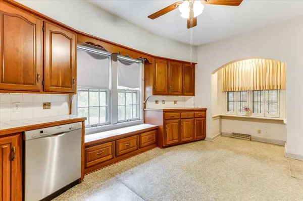 525 W 10th St., Newton, KS 67214