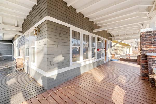 452 S 8th St, Salina, KS 67401