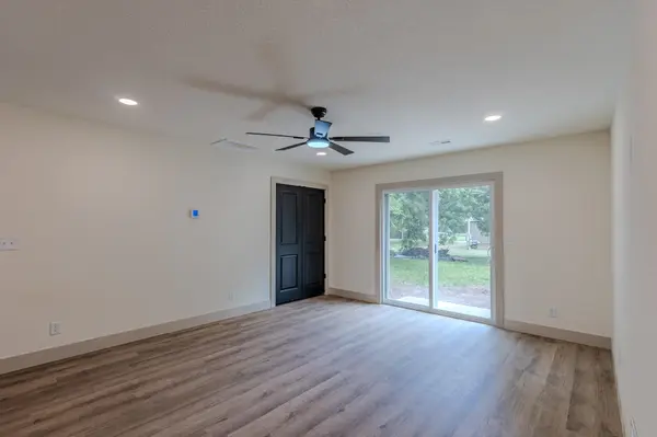 212 N West St, Leon, KS 67074