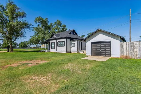 938 E C Ave, Kingman, KS 67068