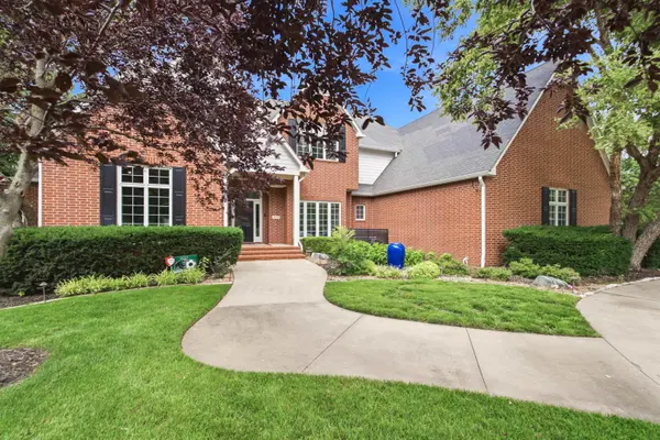 419 N Brook Forest Rd, Derby, KS 67037