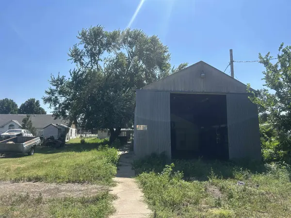 1316 N A, Wellington, KS 67152