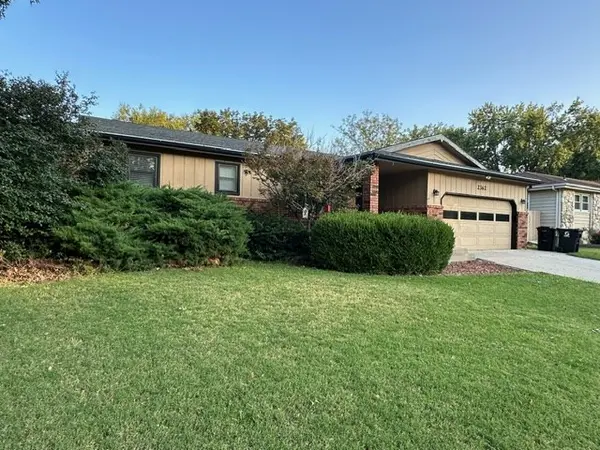 2362 Georgetown Rd, Salina, KS 67401