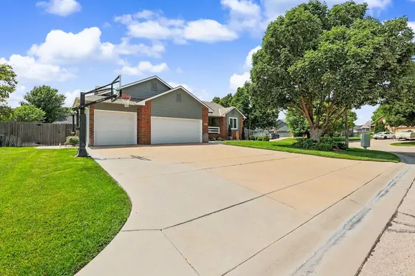 2510 N Shefford Ct, Wichita, KS 67205