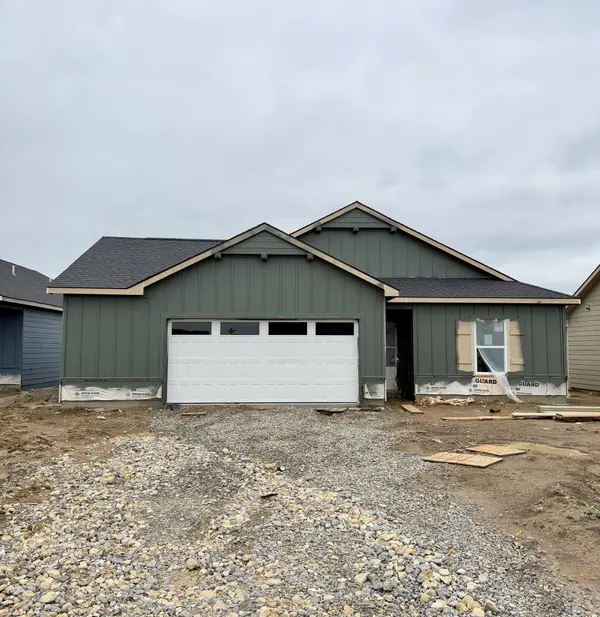 319 N Woodstone St, Derby, KS 67037-7821