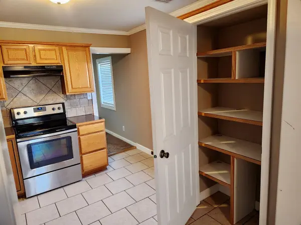 306 N Washington St, Belle Plaine, KS 67013