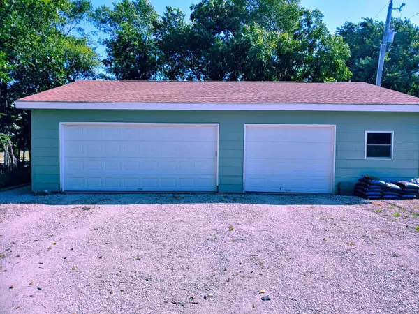 104 N Mulberry, Dexter, KS 67038
