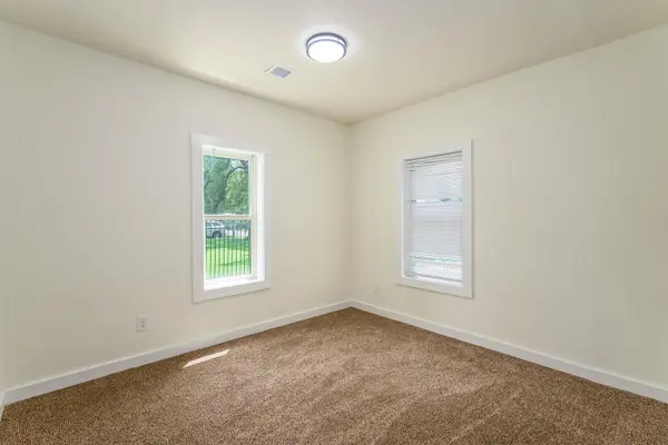 1242 N Piatt Ave, Wichita, KS 67214