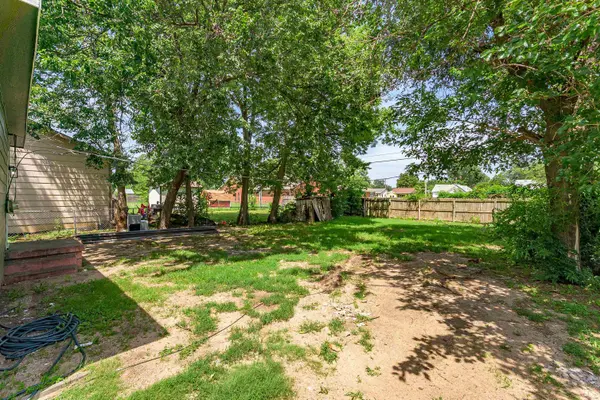 1242 N Piatt Ave, Wichita, KS 67214