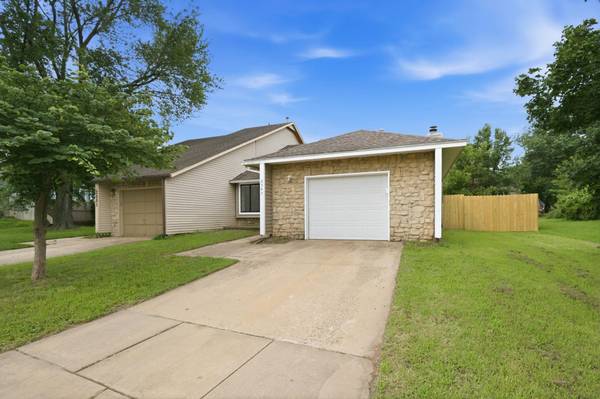2547 S Yellowstone Ct, Wichita, KS 67215