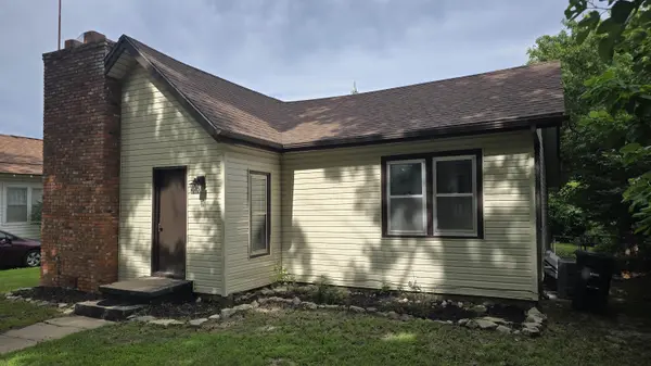 614 N C St, Arkansas City, KS 67005